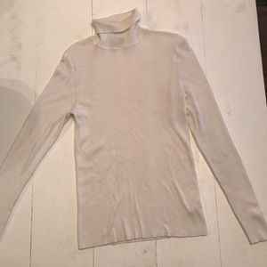 White XL Express turtleneck